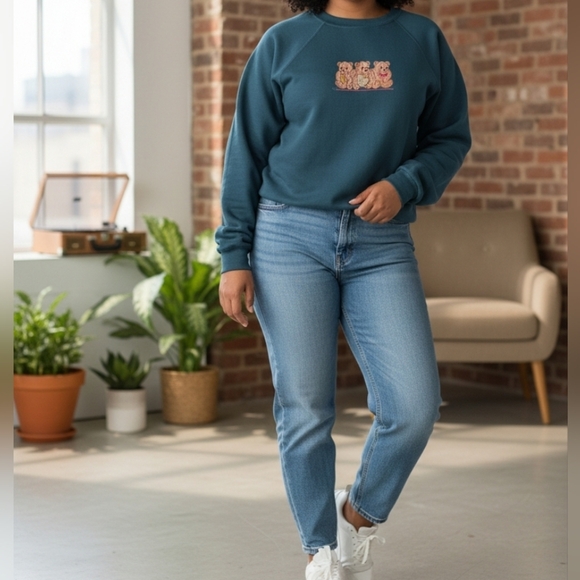 2X • Vintage • 90s Teal  Crewneck Sweater With Satin Bear Patch & Embroidery - Picture 7 of 8